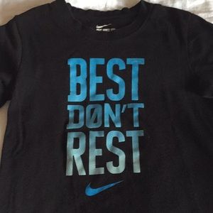 💙 Nike Boys Tee 🏈